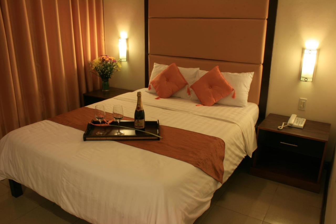 O Hotel Bacolod Buitenkant foto